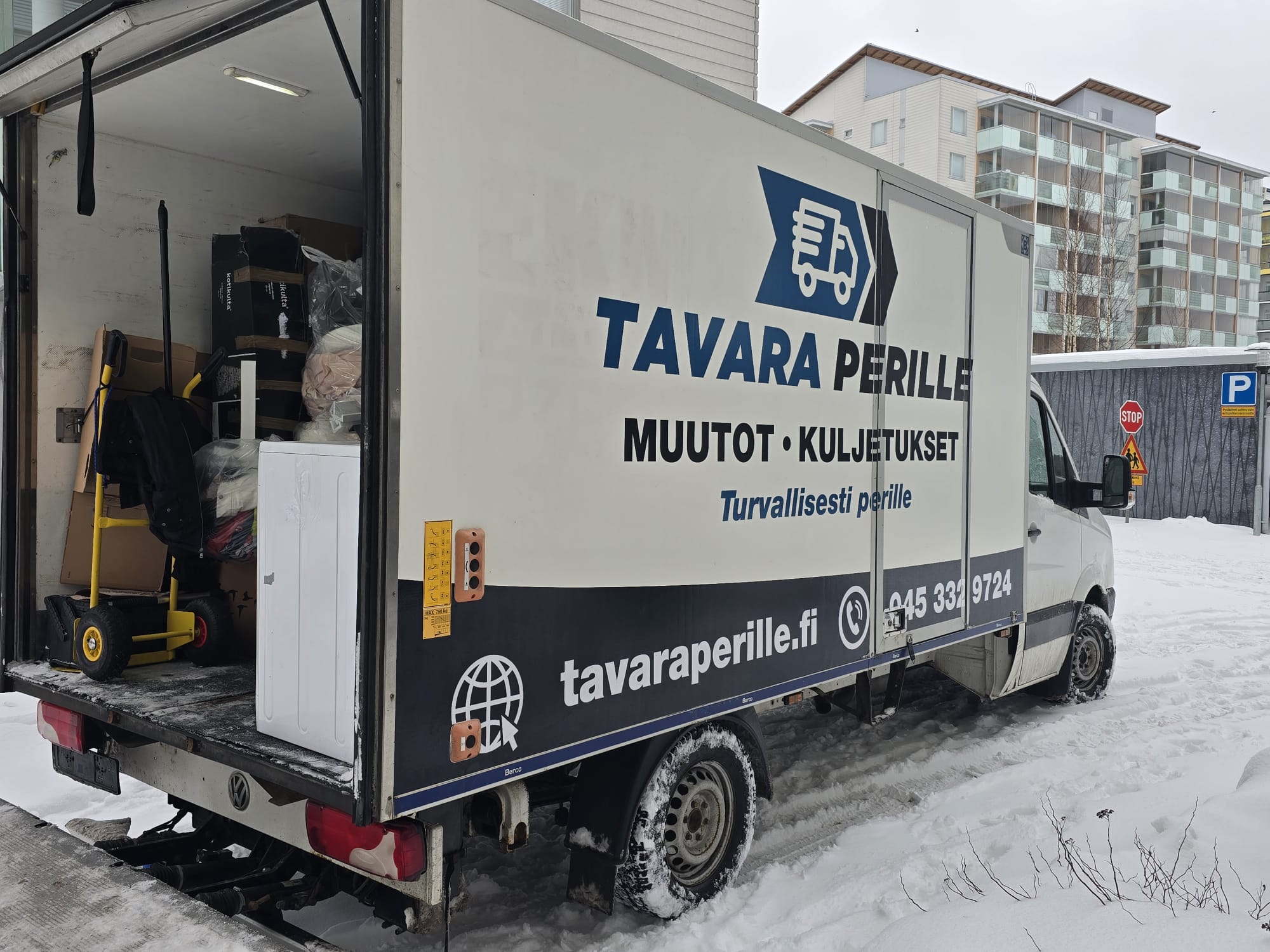 Muuttopalvelu Vantaa – Tavaraperille muuttoauto talvella