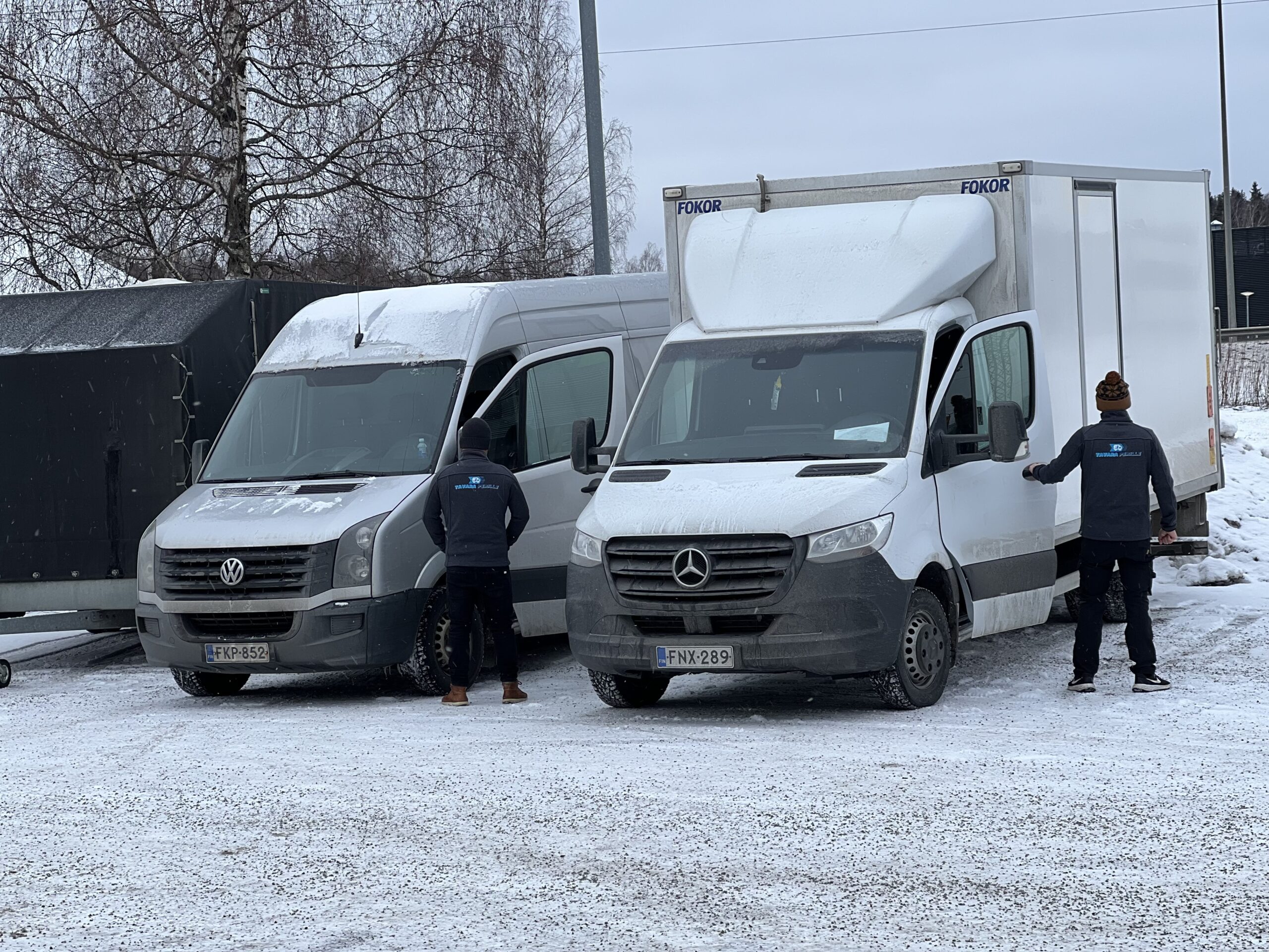 Yritysmuutto – Tavaraperille muuttoautot valmiina talvella